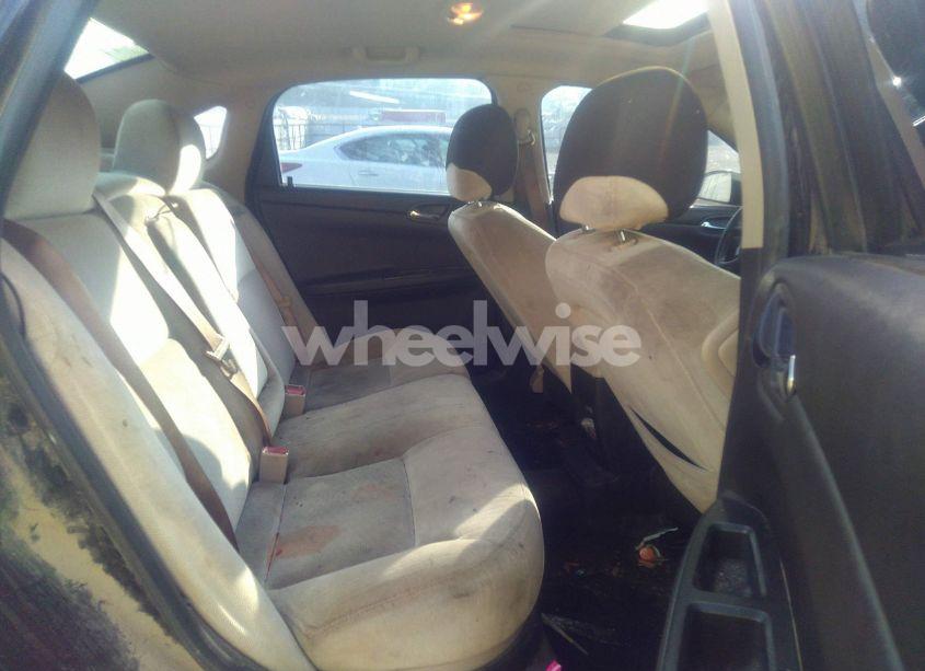 Photo 8 of 2013 Chevrolet Impala LT (VIN 2G1WG5E35D1209100)