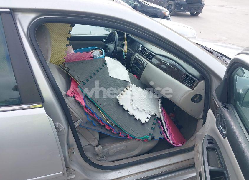 Photo 5 of 2012 Chevrolet Impala LT (VIN 2G1WG5E36C1139315)