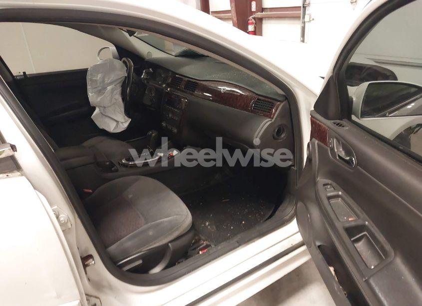 Photo 5 of 2012 Chevrolet Impala LT (VIN 2G1WG5E36C1232559)