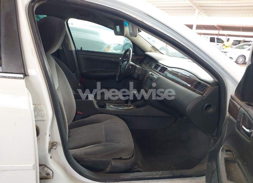 Photo 5 of 2013 Chevrolet Impala LT (VIN 2G1WG5E36D1197328)