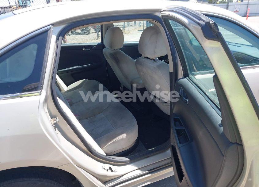 Photo 8 of 2012 Chevrolet Impala LT (VIN 2G1WG5E37C1184702)