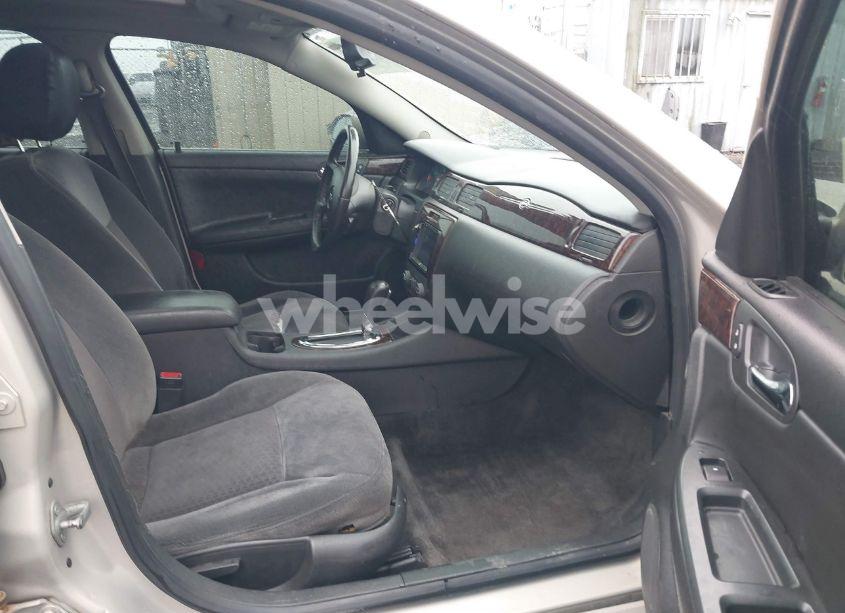 Photo 5 of 2012 Chevrolet Impala LT (VIN 2G1WG5E38C1283495)