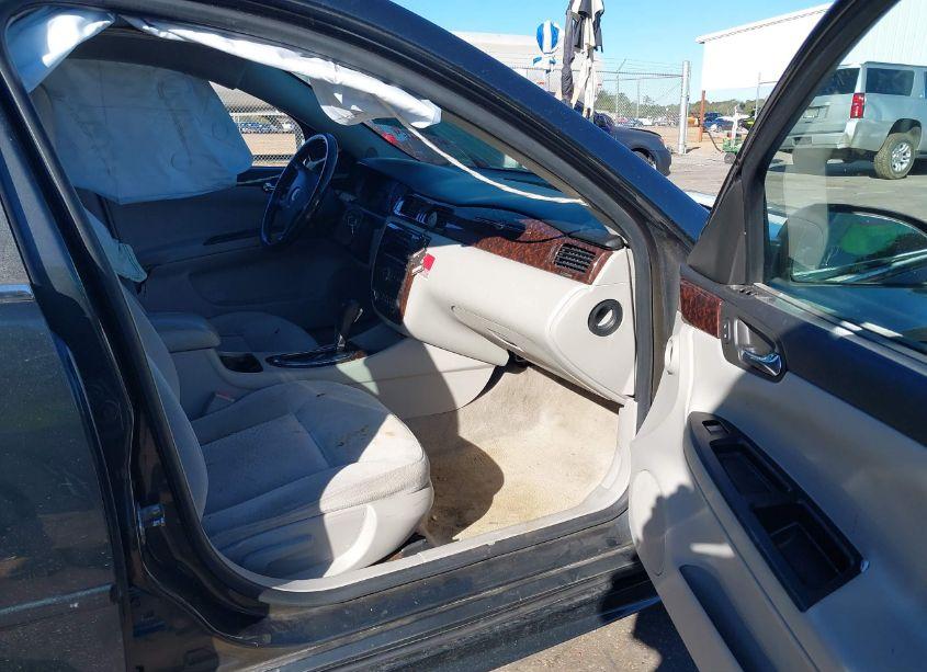 Photo 5 of 2013 Chevrolet Impala LT (VIN 2G1WG5E38D1232516)