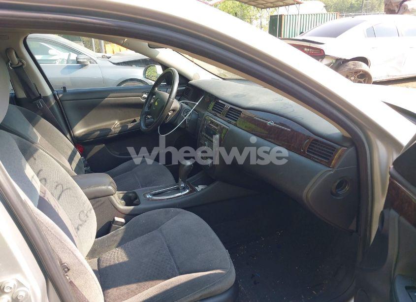 Photo 5 of 2012 Chevrolet Impala LT (VIN 2G1WG5E39C1131936)