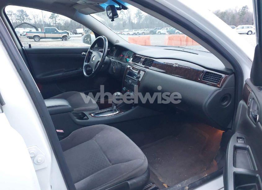 Photo 5 of 2013 Chevrolet Impala LT (VIN 2G1WG5E39D1262785)