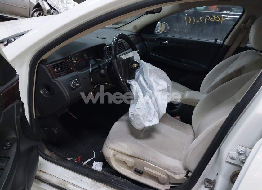 Photo 5 of 2012 Chevrolet Impala LT (VIN 2G1WG5E3XC1175363)