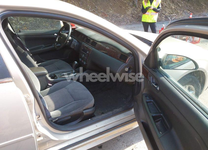 Photo 5 of 2012 Chevrolet Impala LT (VIN 2G1WG5E3XC1203582)