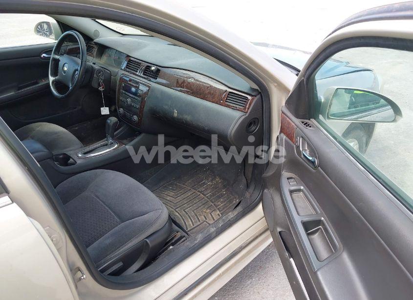 Photo 5 of 2012 Chevrolet Impala LT (VIN 2G1WG5E3XC1326007)