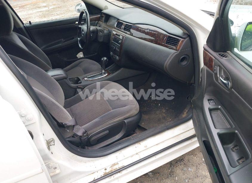 Photo 5 of 2013 Chevrolet Impala LT (VIN 2G1WG5E3XD1239094)