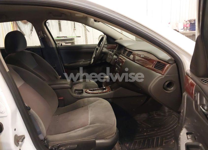 Photo 5 of 2011 Chevrolet Impala LT (VIN 2G1WG5EK0B1179220)