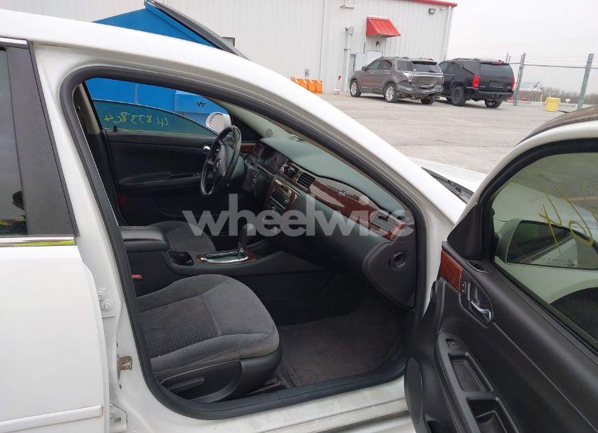 Photo 5 of 2011 Chevrolet Impala LT (VIN 2G1WG5EK0B1315801)