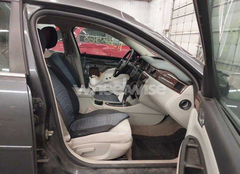 Photo 5 of 2011 Chevrolet Impala LT (VIN 2G1WG5EK1B1115431)