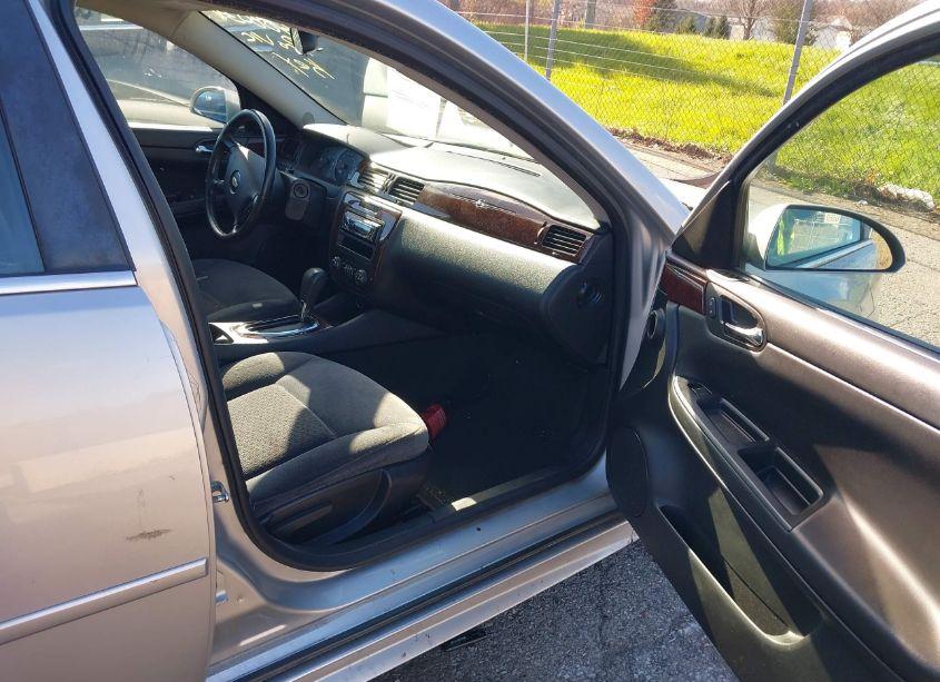 Photo 5 of 2011 Chevrolet Impala LT (VIN 2G1WG5EK1B1291833)