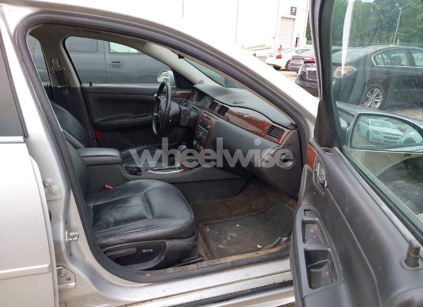 Photo 5 of 2011 Chevrolet Impala LT (VIN 2G1WG5EK2B1114756)