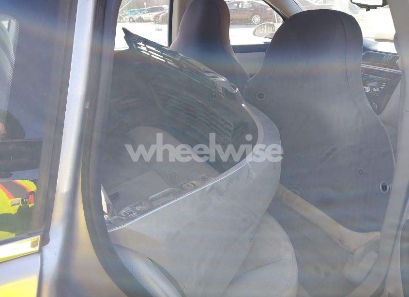 Photo 8 of 2011 Chevrolet Impala LT (VIN 2G1WG5EK2B1263698)