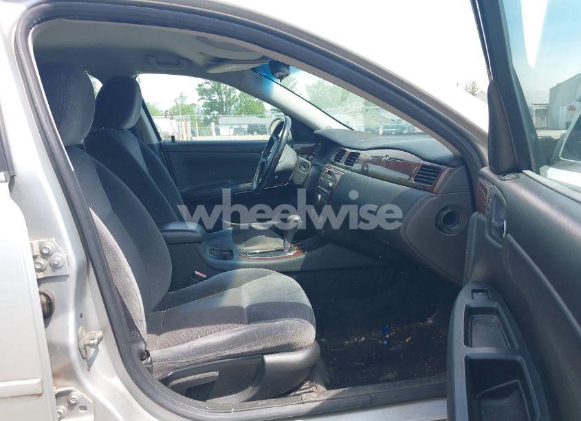 Photo 5 of 2011 Chevrolet Impala LT (VIN 2G1WG5EK3B1123370)