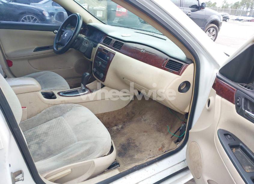 Photo 5 of 2011 Chevrolet Impala LT (VIN 2G1WG5EK4B1215569)