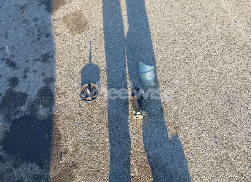 Photo 14 of 2011 Chevrolet Impala LT (VIN 2G1WG5EK5B1252162)