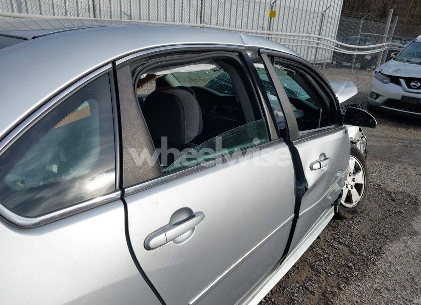 Photo 18 of 2011 Chevrolet Impala LT (VIN 2G1WG5EK6B1147677)