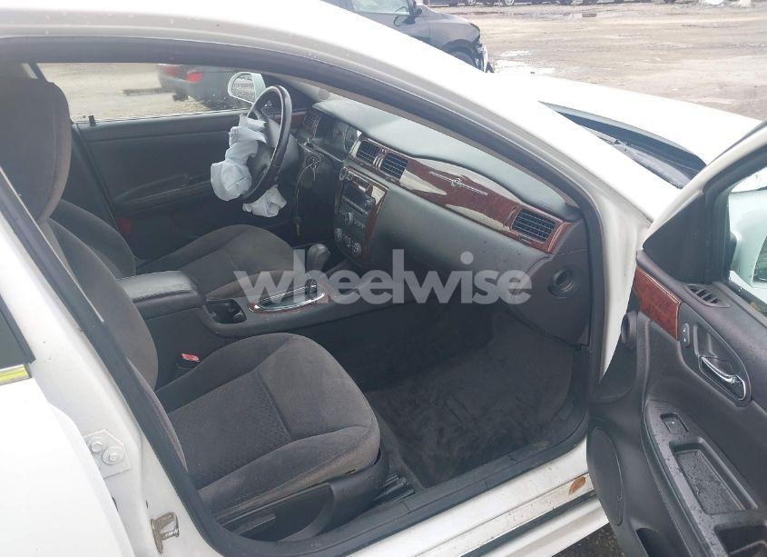 Photo 5 of 2011 Chevrolet Impala LT (VIN 2G1WG5EK6B1305726)