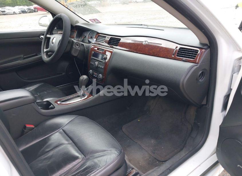 Photo 5 of 2011 Chevrolet Impala LT (VIN 2G1WG5EK7B1109858)