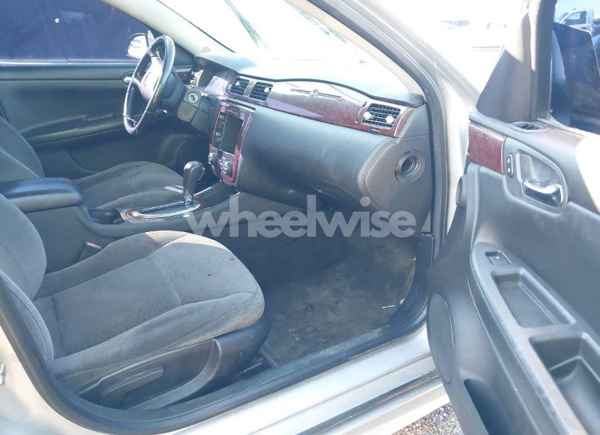 Photo 5 of 2011 Chevrolet Impala LT (VIN 2G1WG5EK7B1122240)