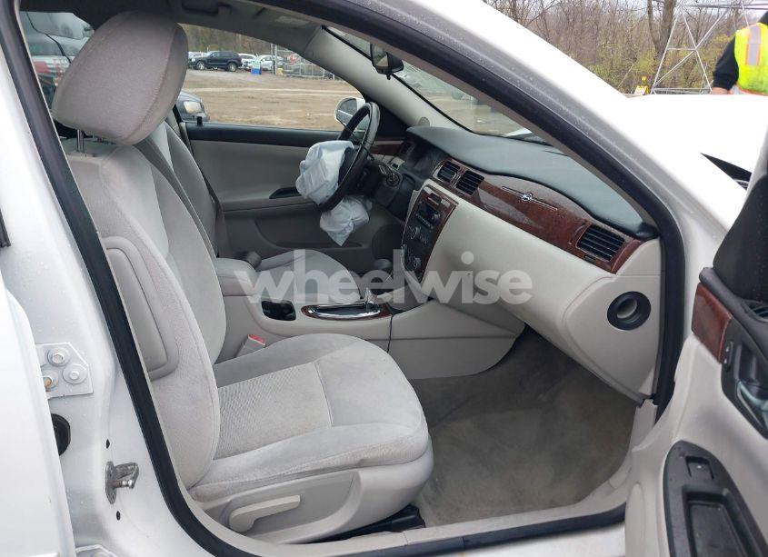 Photo 5 of 2011 Chevrolet Impala LT (VIN 2G1WG5EK7B1275572)