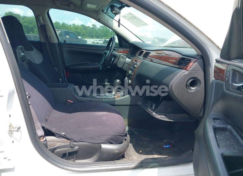 Photo 5 of 2011 Chevrolet Impala LT (VIN 2G1WG5EK8B1228874)