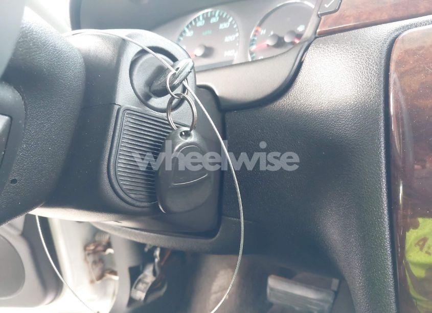 Photo 11 of 2011 Chevrolet Impala LT (VIN 2G1WG5EK8B1330384)