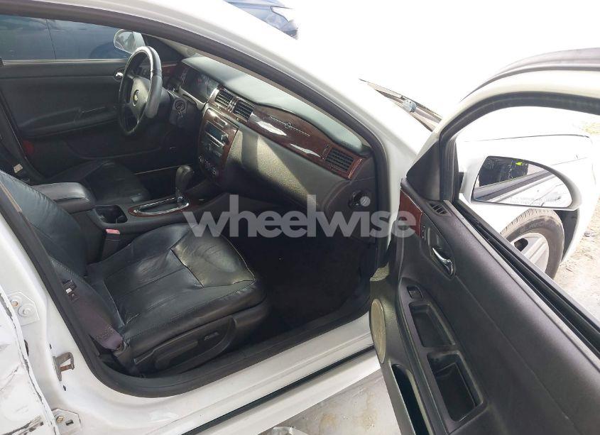 Photo 5 of 2011 Chevrolet Impala LT (VIN 2G1WG5EK8B1330384)