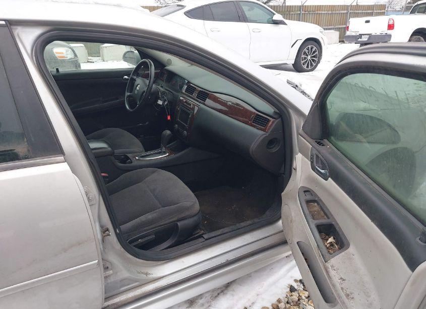 Photo 5 of 2011 Chevrolet Impala LT (VIN 2G1WG5EK9B1130002)