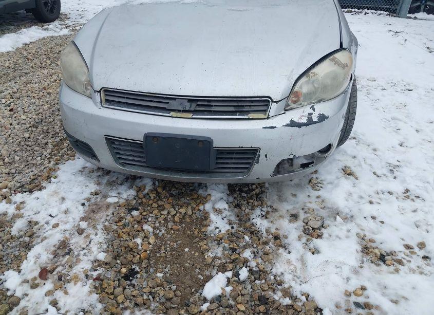 Photo 6 of 2011 Chevrolet Impala LT (VIN 2G1WG5EK9B1130002)