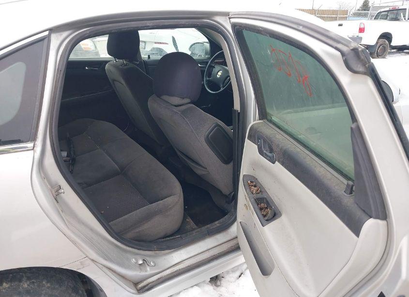 Photo 8 of 2011 Chevrolet Impala LT (VIN 2G1WG5EK9B1130002)