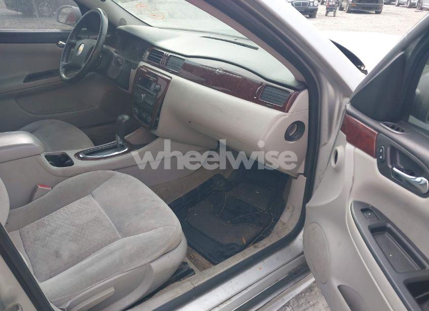 Photo 5 of 2011 Chevrolet Impala LT (VIN 2G1WG5EKXB1117839)