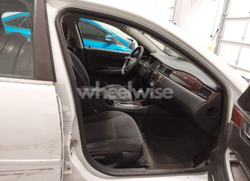 Photo 5 of 2011 Chevrolet Impala LT (VIN 2G1WG5EKXB1128484)