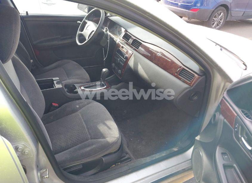 Photo 5 of 2011 Chevrolet Impala LT (VIN 2G1WG5EKXB1197028)