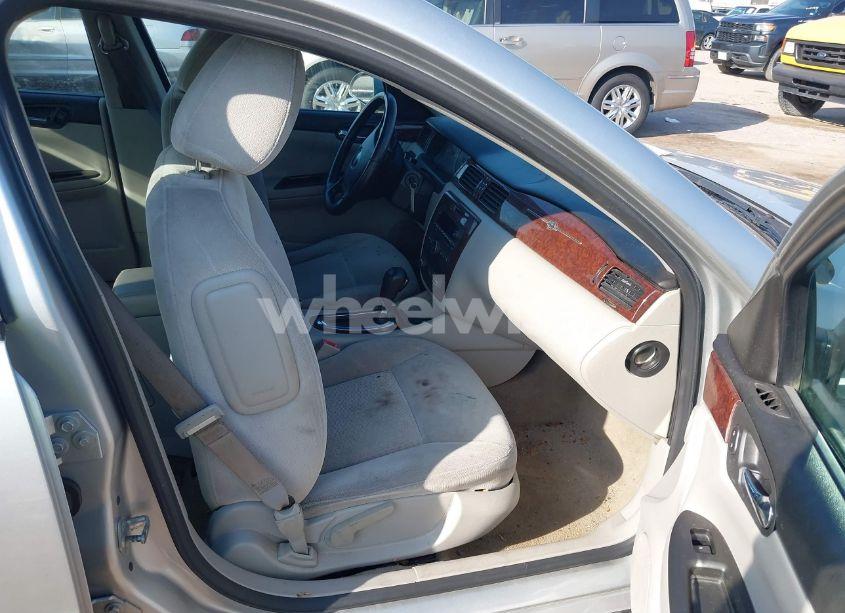 Photo 5 of 2011 Chevrolet Impala LT (VIN 2G1WG5EKXB1285142)