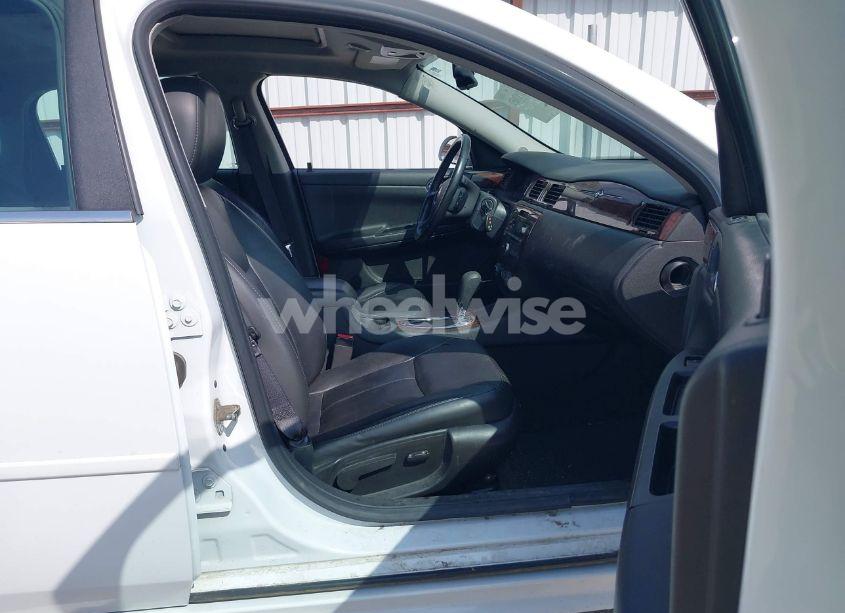 Photo 5 of 2011 Chevrolet Impala LT (VIN 2G1WG5EKXB1286498)