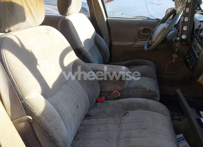 Photo 5 of 1998 Chevrolet Lumina LS (VIN 2G1WL52M9W9177667)