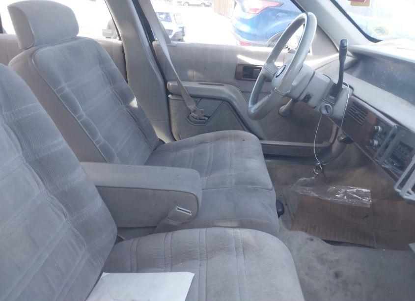 Photo 5 of 1993 Chevrolet Lumina (VIN 2G1WL54T9P9254222)