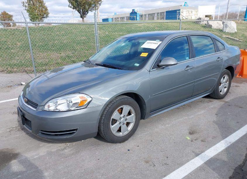 Photo 2 of 2009 Chevrolet Impala LT (VIN 2G1WT57K091192830)