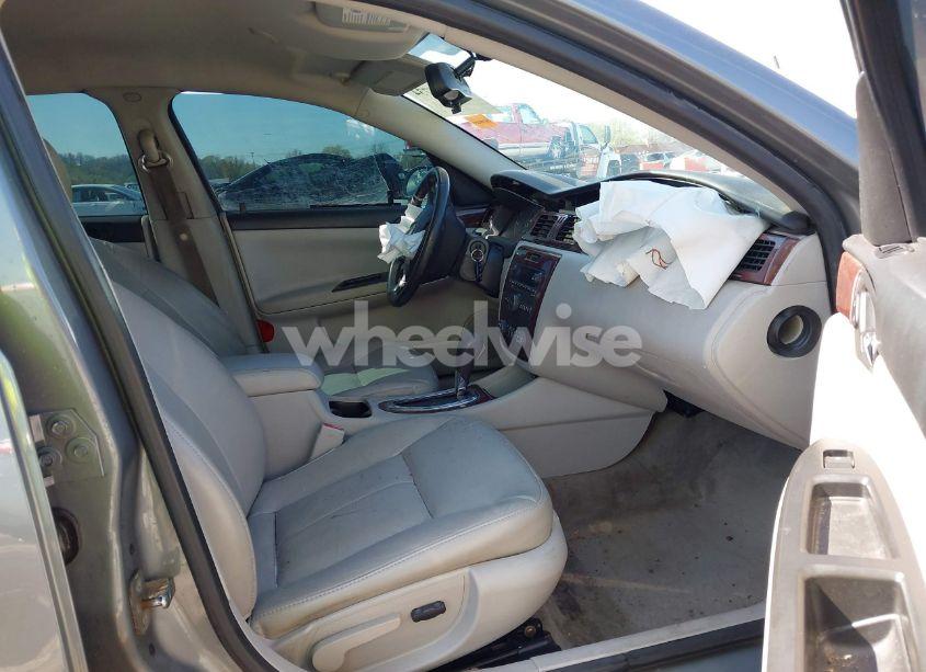 Photo 5 of 2009 Chevrolet Impala LT (VIN 2G1WT57K191267986)