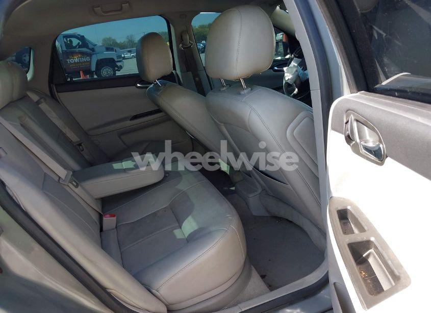 Photo 8 of 2009 Chevrolet Impala LT (VIN 2G1WT57K191267986)