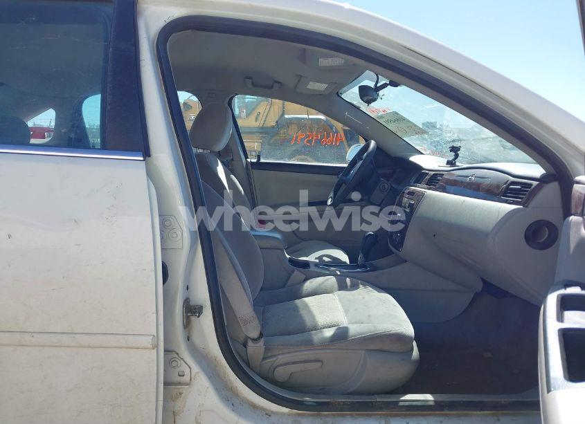 Photo 5 of 2009 Chevrolet Impala LT (VIN 2G1WT57K191317950)