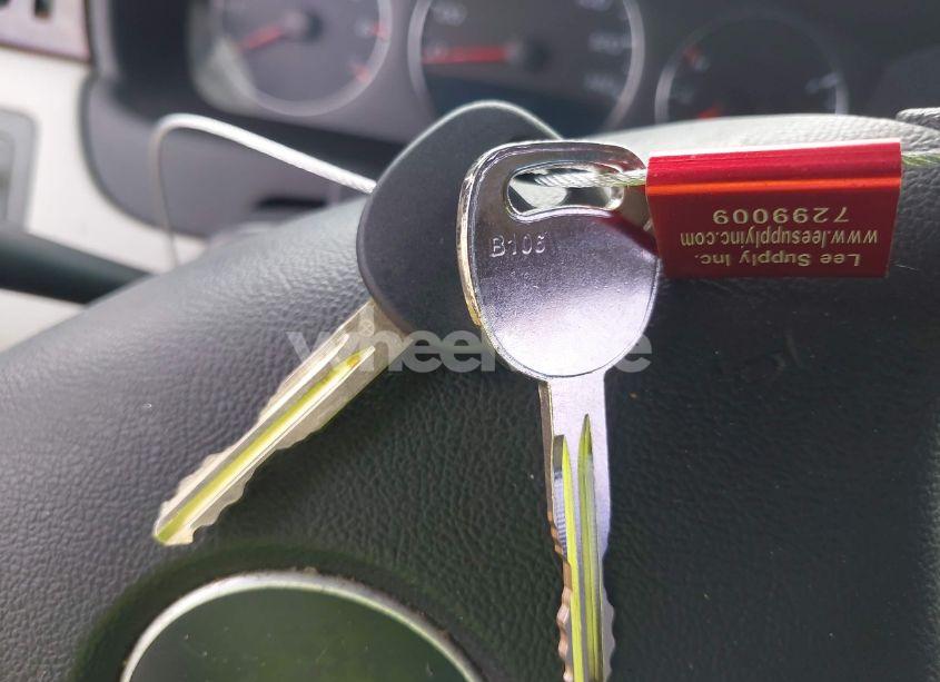 Photo 11 of 2009 Chevrolet Impala LT (VIN 2G1WT57K391279184)