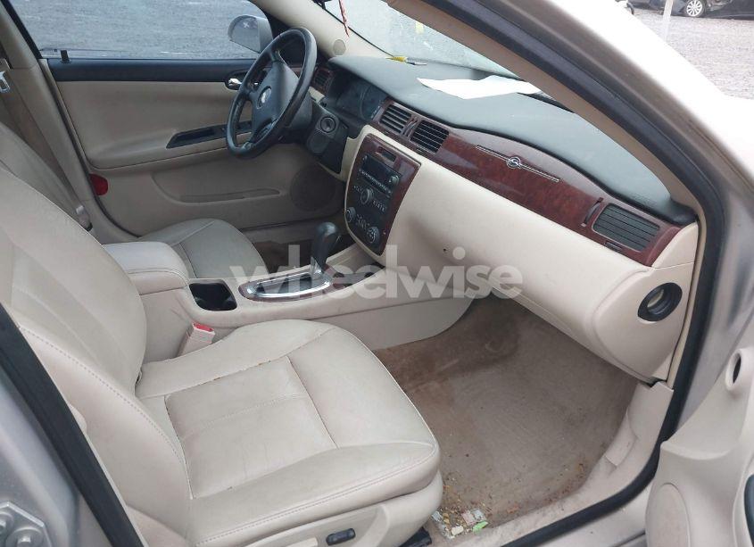 Photo 5 of 2009 Chevrolet Impala LT (VIN 2G1WT57K491158423)