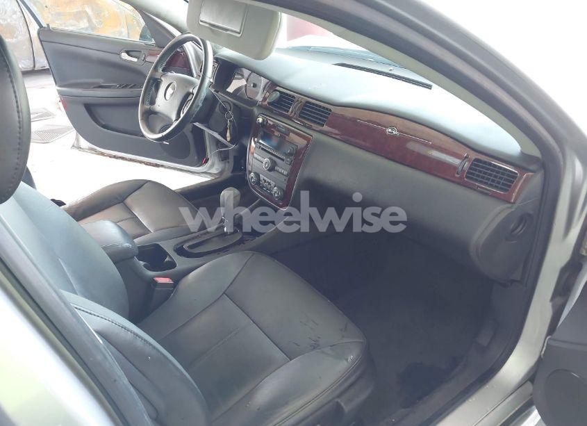 Photo 5 of 2009 Chevrolet Impala LT (VIN 2G1WT57K591155434)