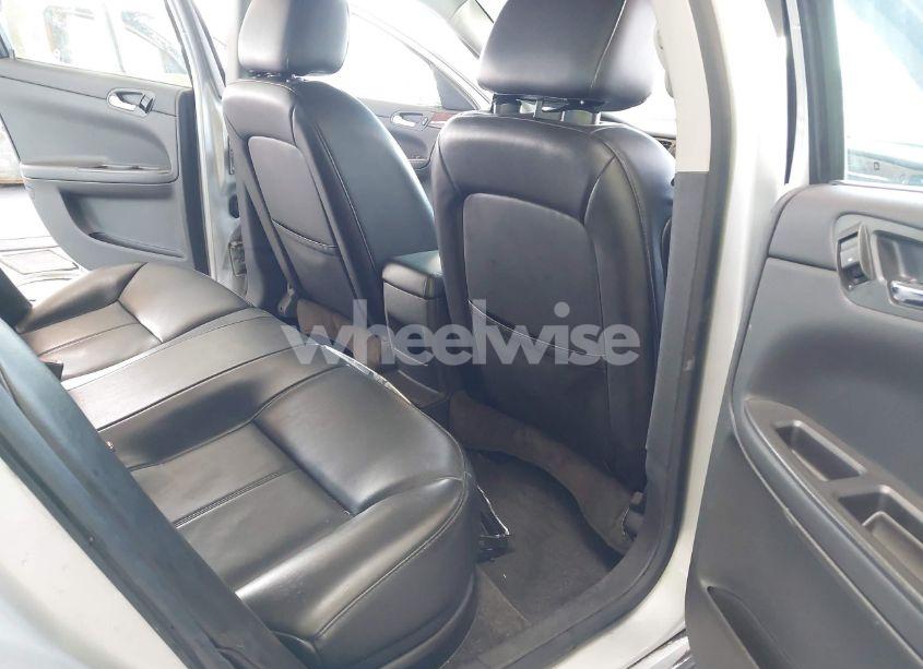 Photo 8 of 2009 Chevrolet Impala LT (VIN 2G1WT57K591155434)