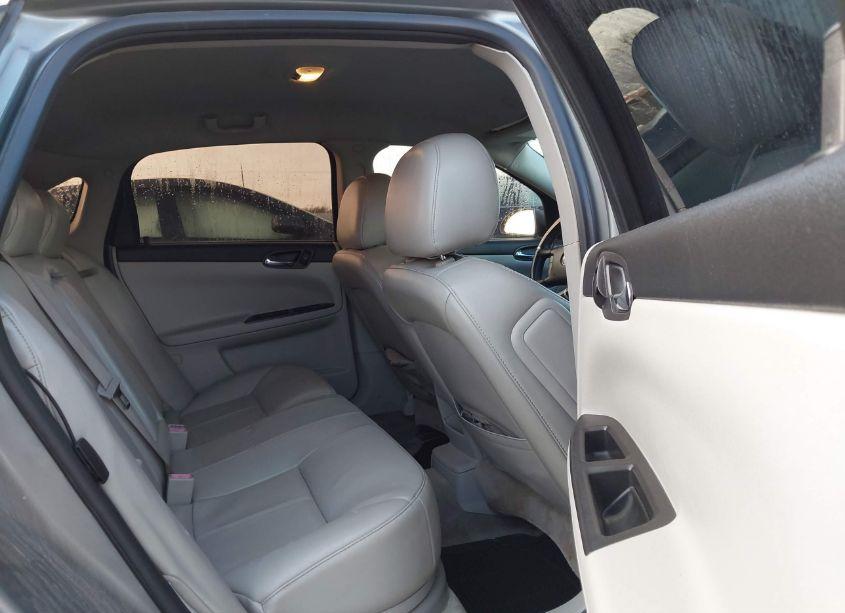 Photo 8 of 2009 Chevrolet Impala LT (VIN 2G1WT57K691116609)