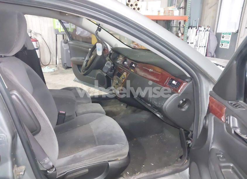 Photo 5 of 2009 Chevrolet Impala LT (VIN 2G1WT57K691261603)